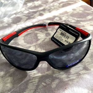 NWT Foster Grant Active sunglasses Black unisex